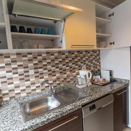 Stylish 2-bdr 15 Min From Axis Mall * Стамбул