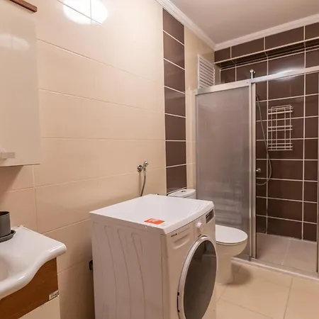 Stylish 2-bdr 15 Min From Axis Mall Апартаменты *