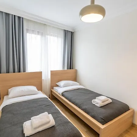Stylish 2-bdr 15 Min From Axis Mall アパート イスタンブール