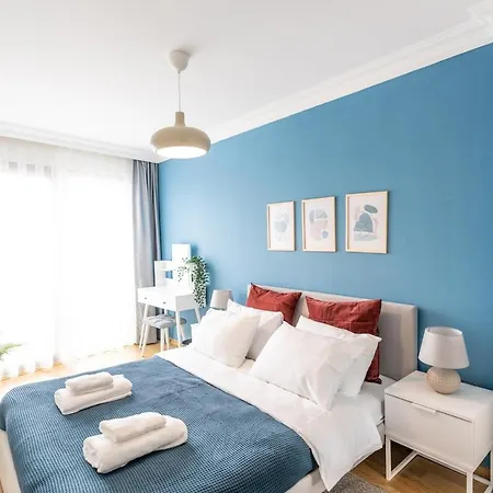 Stylish 2-bdr 15 Min From Axis Mall アパート イスタンブール