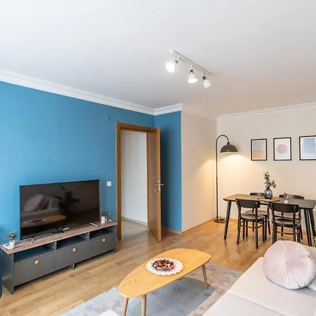 Stylish 2-bdr 15 Min From Axis Mall 公寓 *