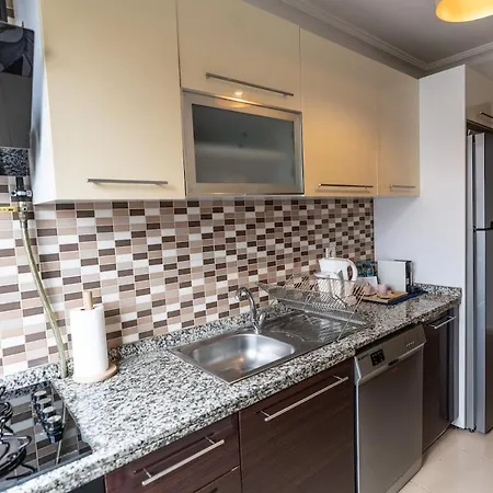 Stylish 2-bdr 15 Min From Axis Mall 公寓