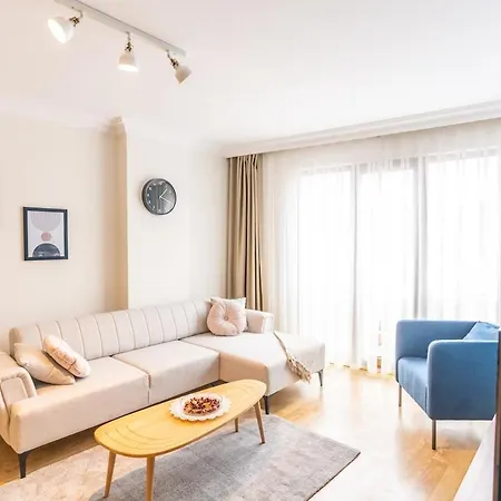 Stylish 2-bdr 15 Min From Axis Mall 伊斯坦布尔